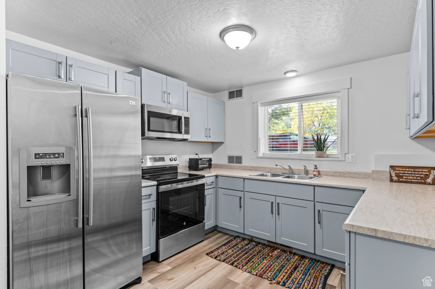 CRESCENT HILLS - Residential Income