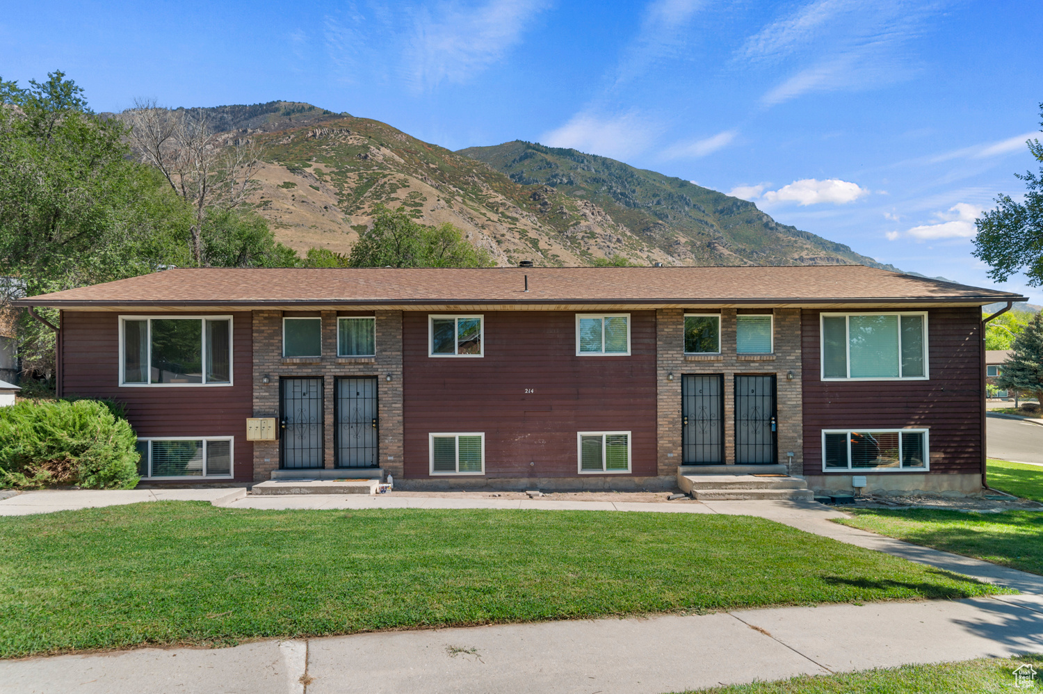 CRESCENT HILLS - Residential Income