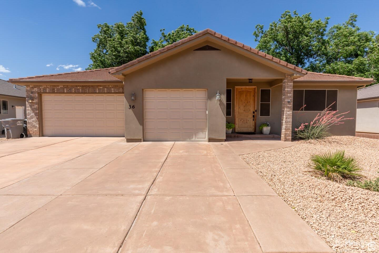 36 W Center St, La Verkin, Utah image 2