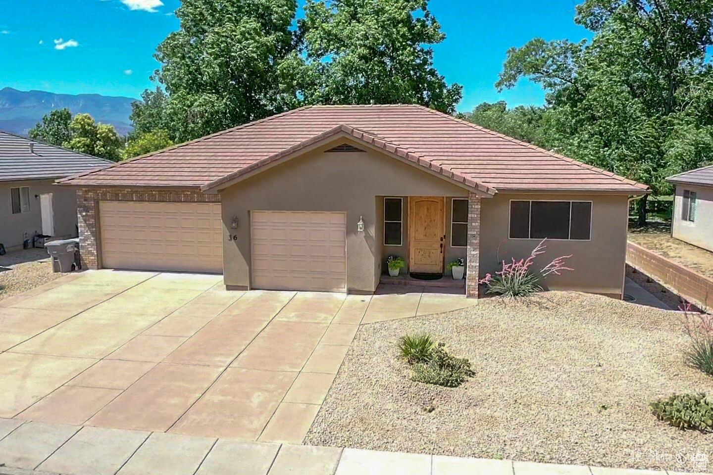 36 W Center St, La Verkin, Utah image 1