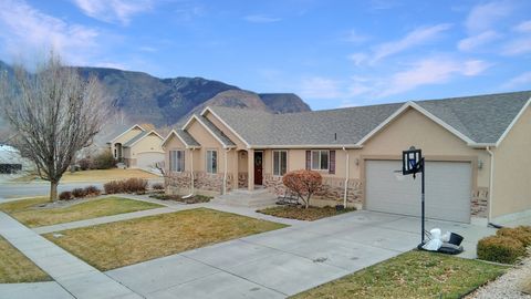 Tiny photo for 185 E 2100 N, North Ogden, UT 84414 (MLS # 2137059)