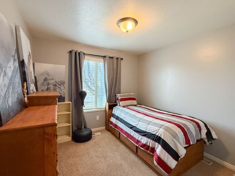 Tiny photo for 185 E 2100 N, North Ogden, UT 84414 (MLS # 2137059)