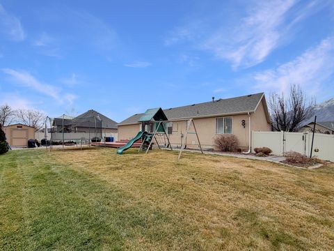 Tiny photo for 185 E 2100 N, North Ogden, UT 84414 (MLS # 2137059)