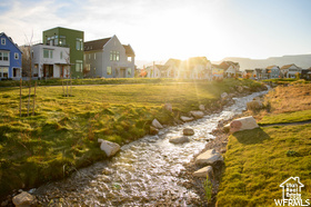 DAYBREAK - Residential