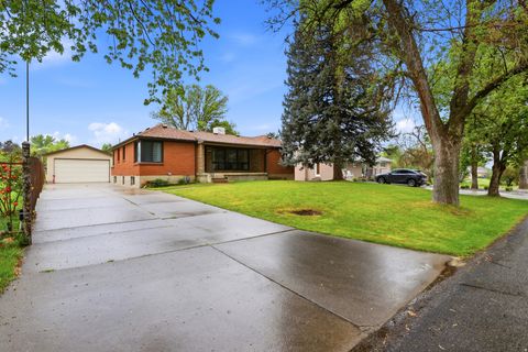 Tiny photo for 2252 E 6450 S, Cottonwood Heights, UT 84121 (MLS # 2154225)