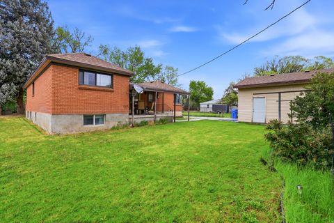 Tiny photo for 2252 E 6450 S, Cottonwood Heights, UT 84121 (MLS # 2154225)