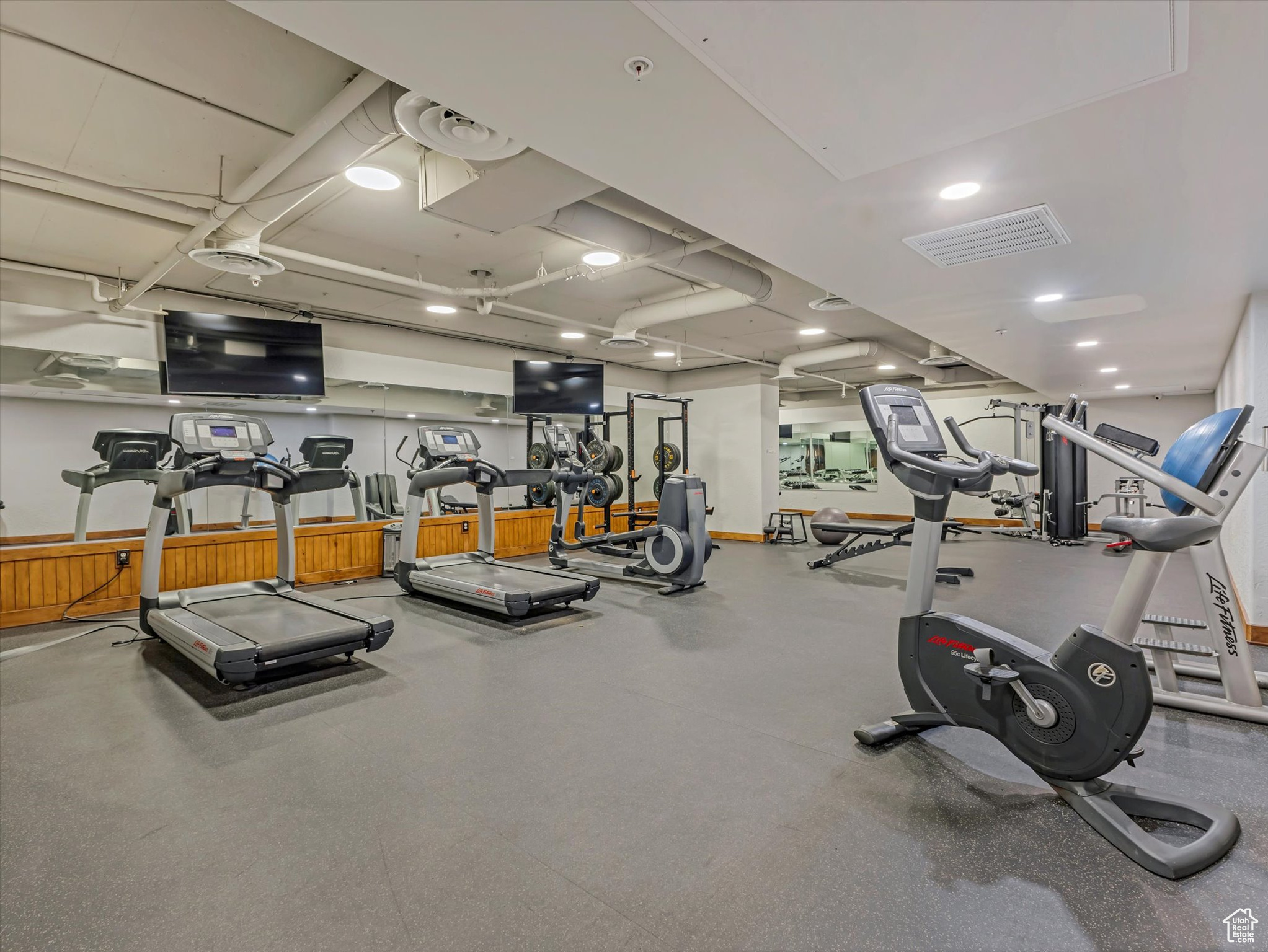 SILVERADO LODGE CONDOMINIUM - Residential