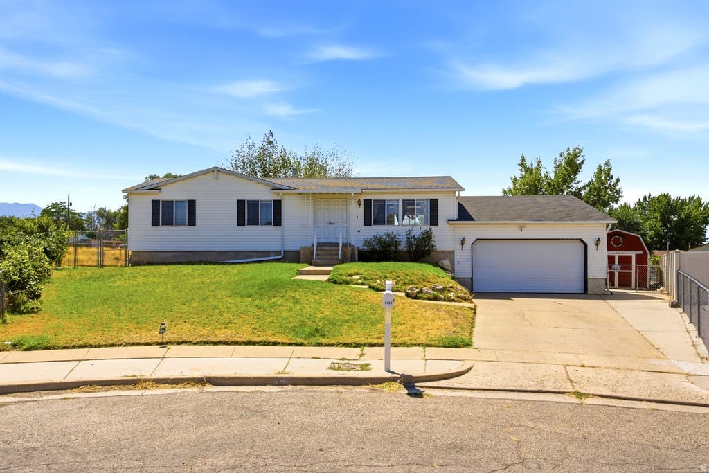 Photo of 648 W 700 N, Clearfield, UT 84015 (MLS # 2174575)