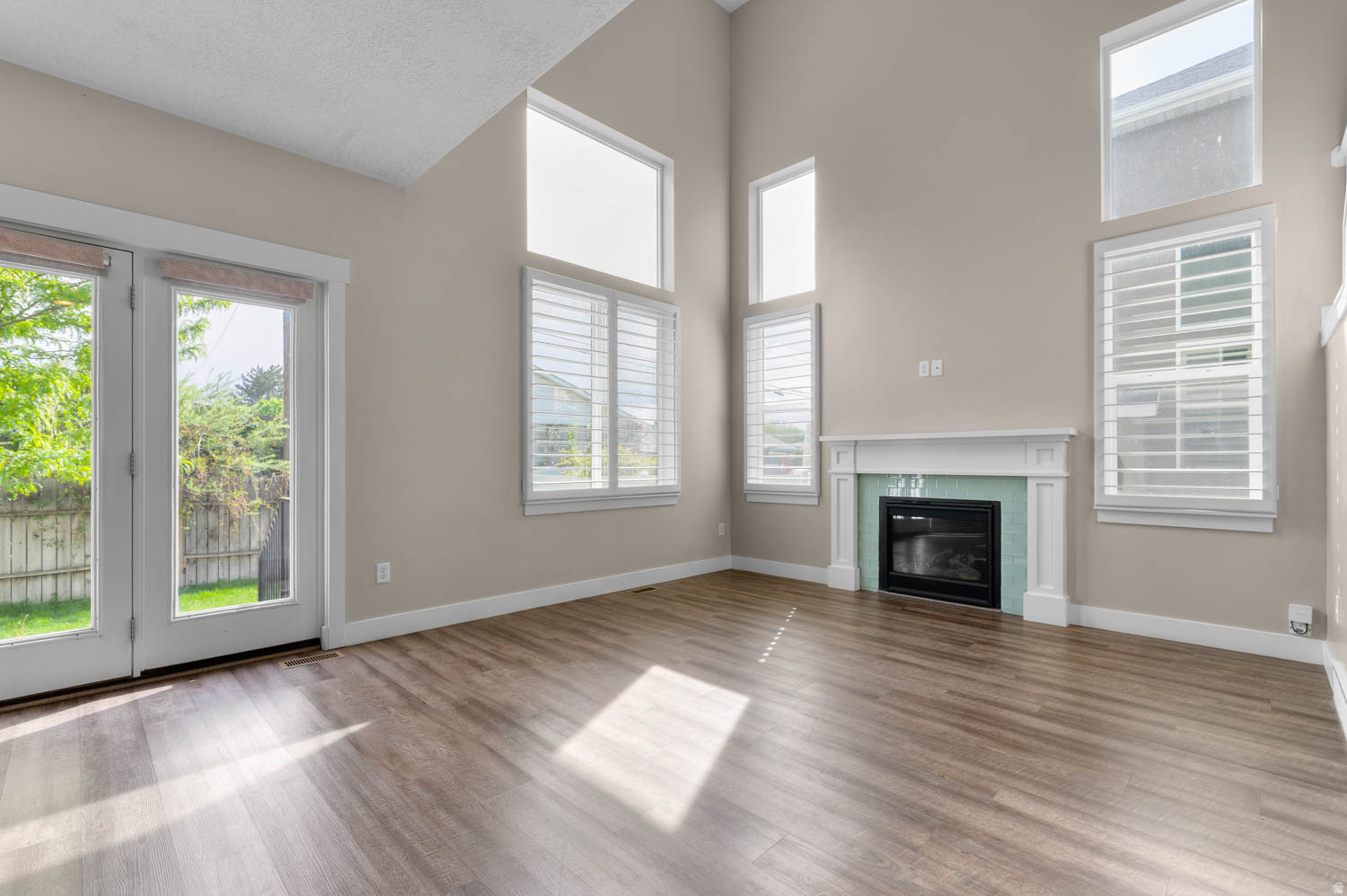 MILLCREEK GARDEN - Residential