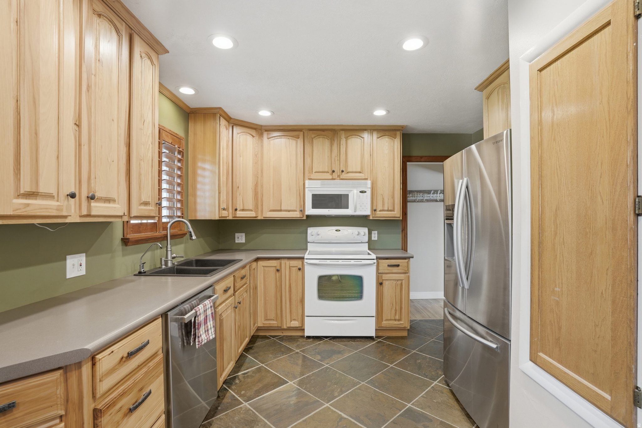 FULLER GARDENS - Residential