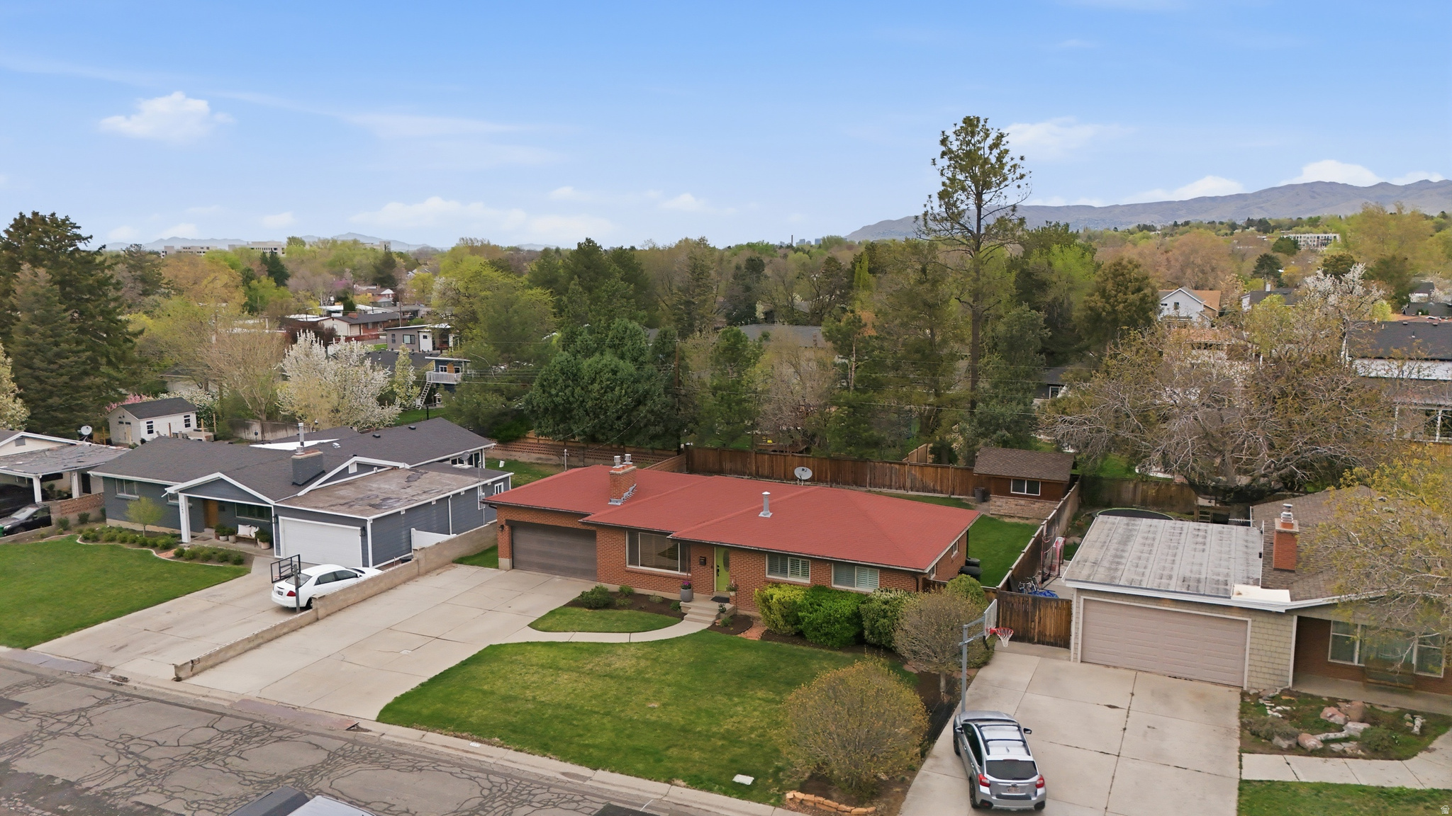 FULLER GARDENS - Residential