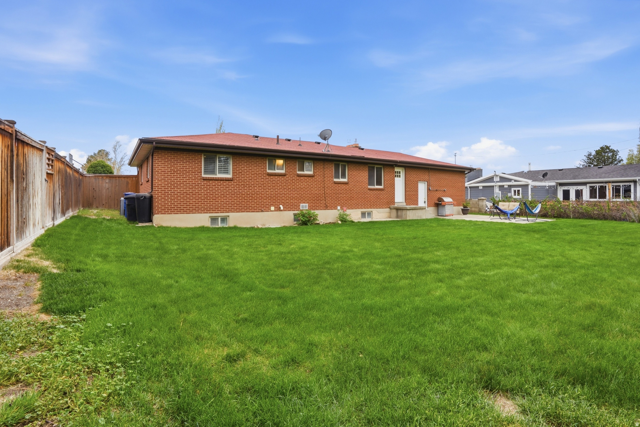 FULLER GARDENS - Residential