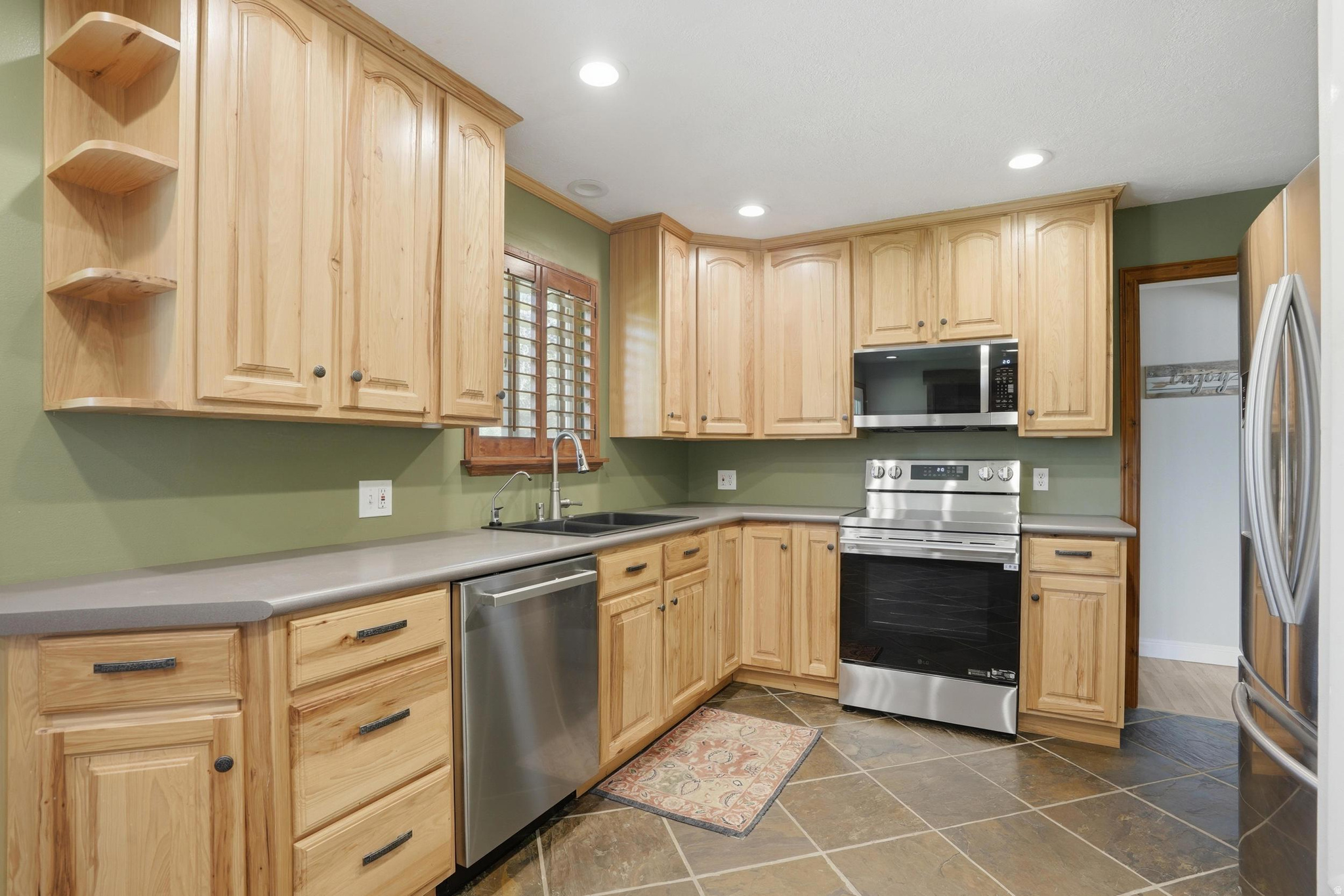 FULLER GARDENS - Residential