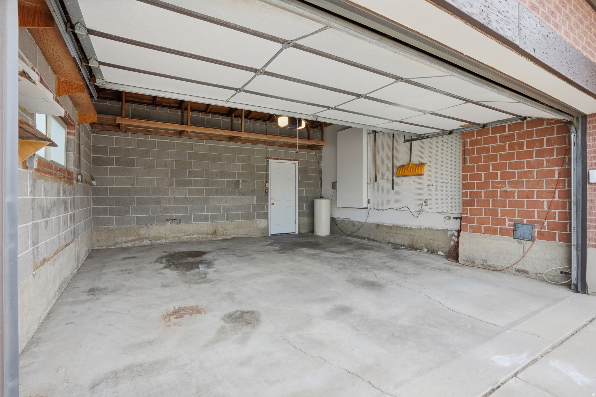 FULLER GARDENS - Residential