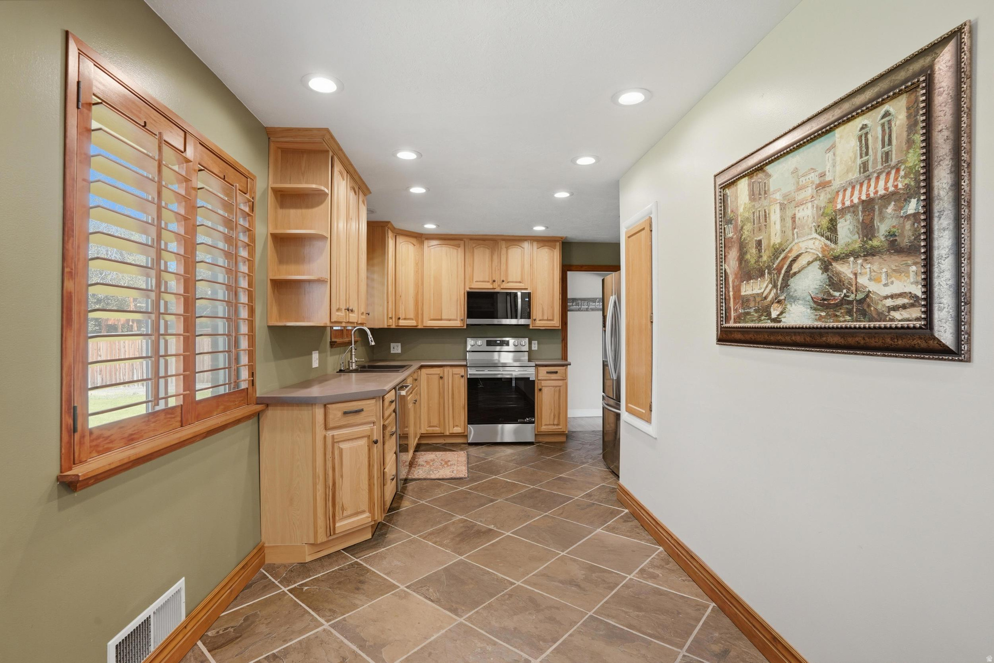 FULLER GARDENS - Residential