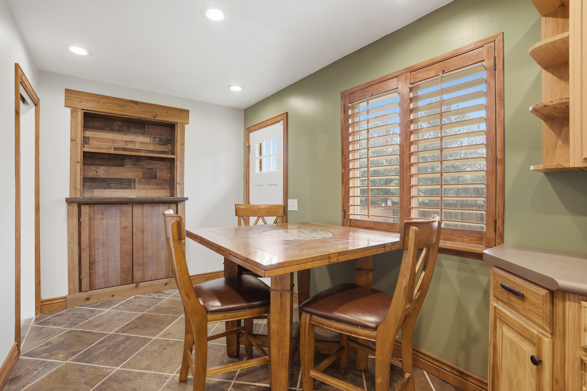 FULLER GARDENS - Residential