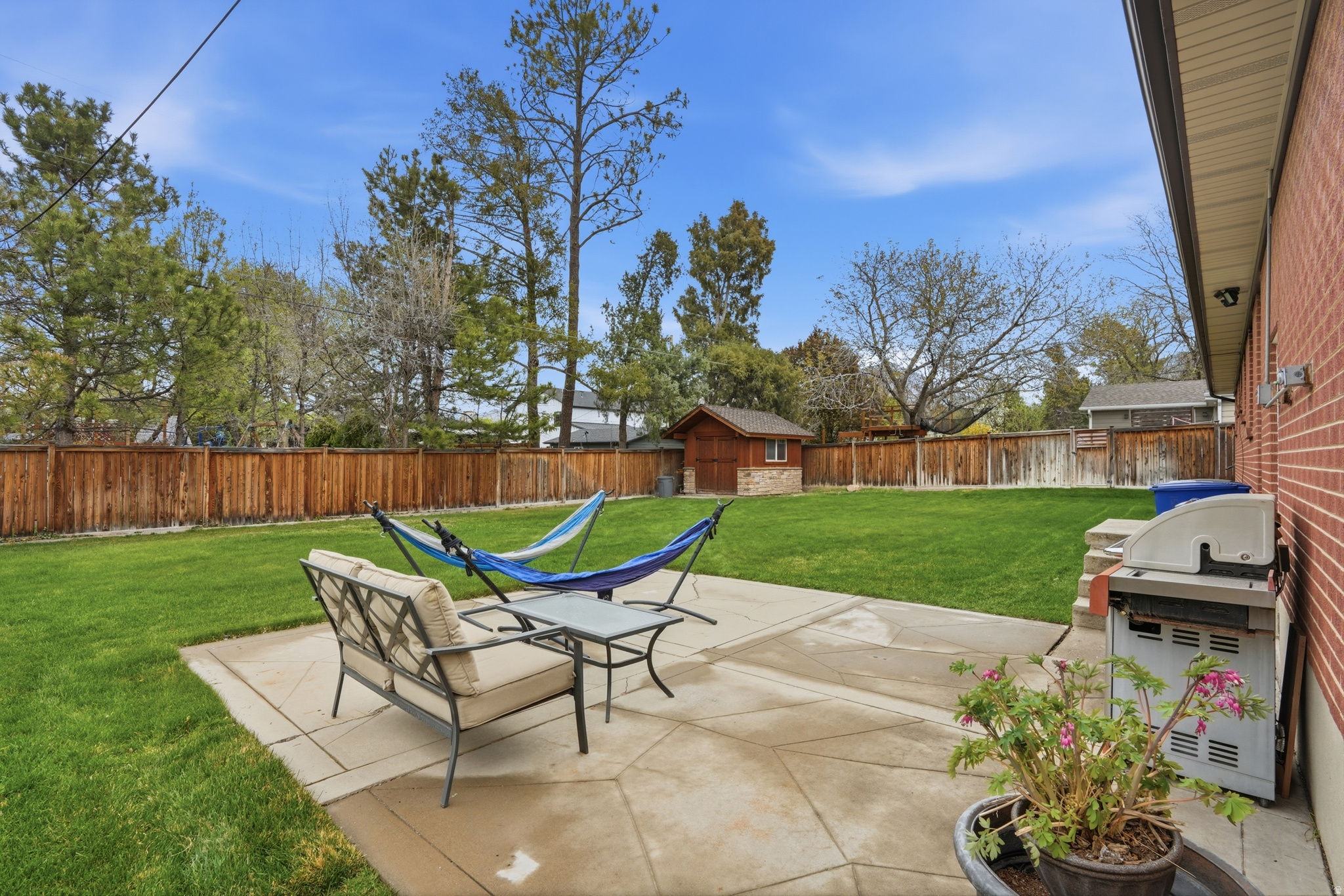 FULLER GARDENS - Residential