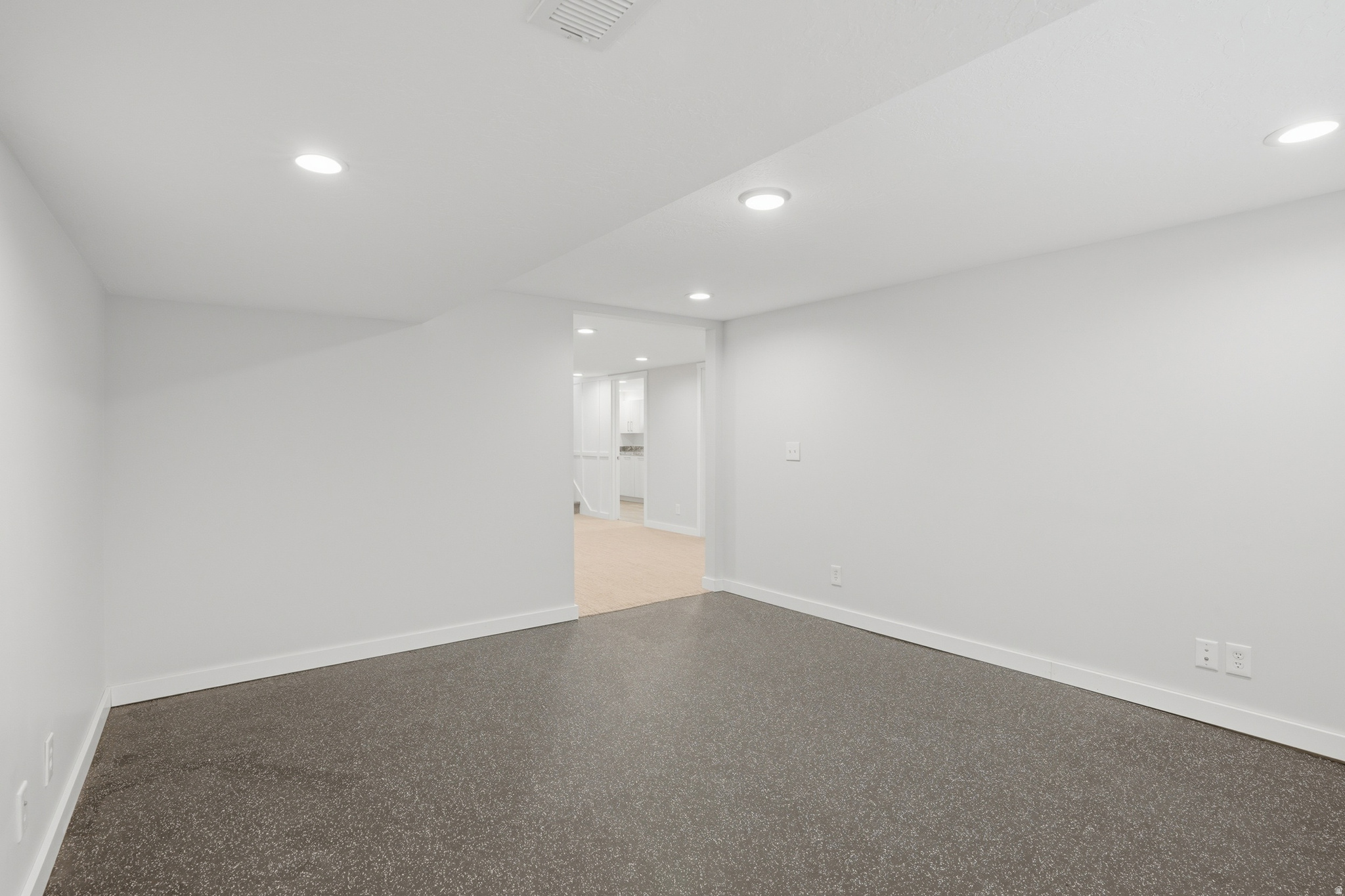 FULLER GARDENS - Residential