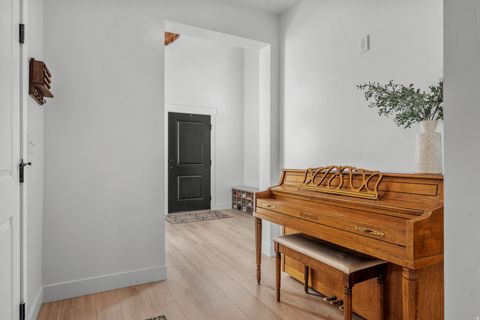 Tiny photo for 826 W WALNUT BARK LN, Mapleton, UT 84664 (MLS # 2151207)