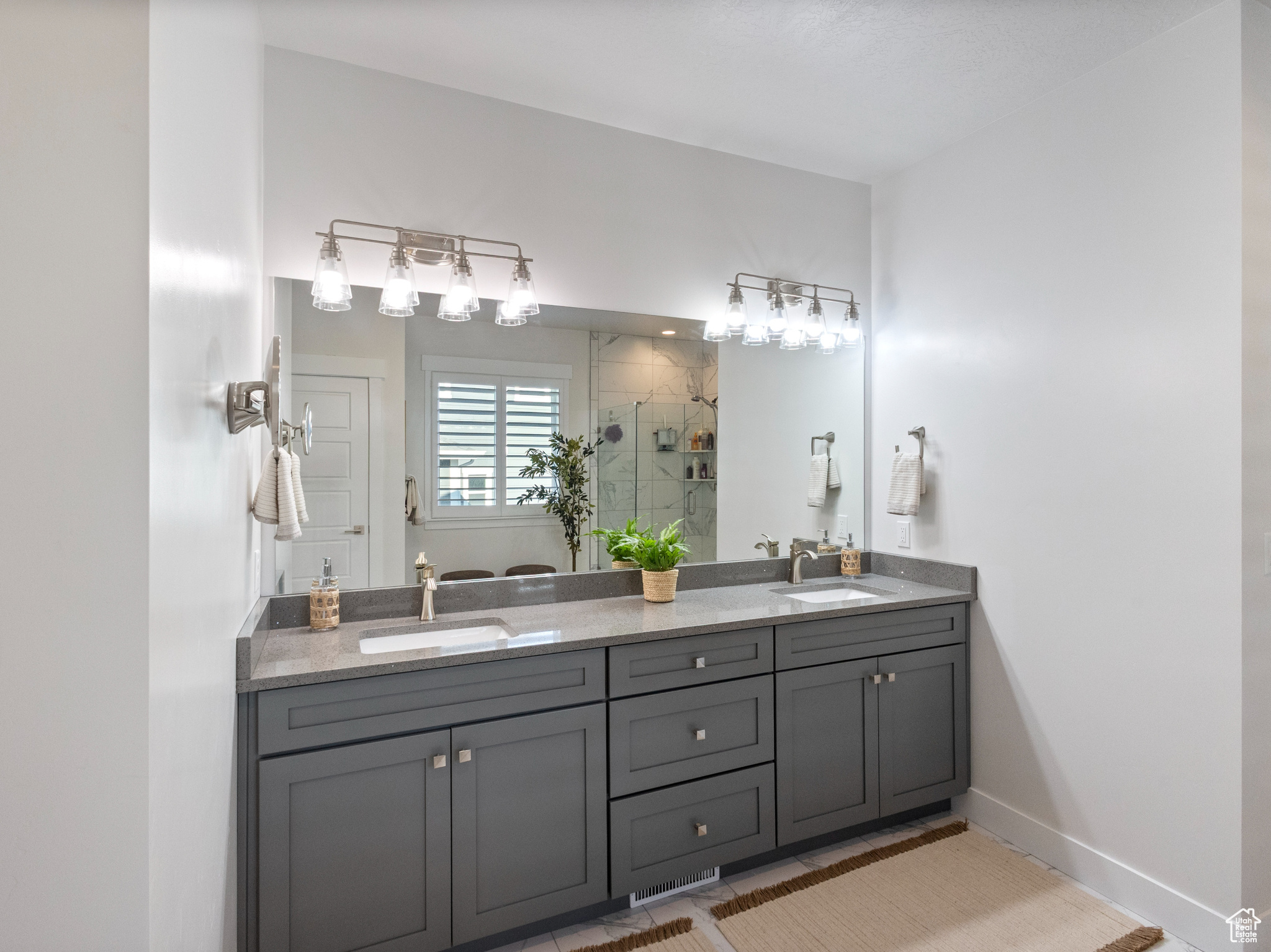 HIDDEN CANYON - Residential