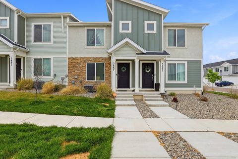 Photo of 3887 S SEDIMENT HILL DR, Magna, UT 84044 (MLS # 2151284)
