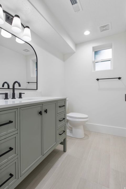 Tiny photo for 4386 S 2490 E, Holladay, UT 84124 (MLS # 2124838)