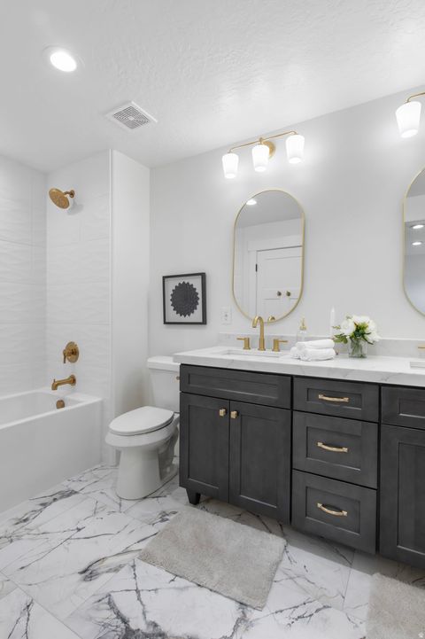 Tiny photo for 4386 S 2490 E, Holladay, UT 84124 (MLS # 2124838)