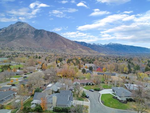 Tiny photo for 4386 S 2490 E, Holladay, UT 84124 (MLS # 2124838)