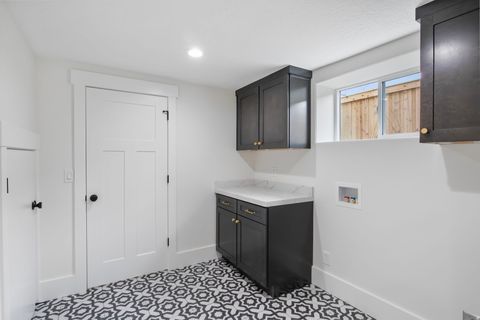 Tiny photo for 4386 S 2490 E, Holladay, UT 84124 (MLS # 2124838)