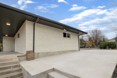 Tiny photo for 4386 S 2490 E, Holladay, UT 84124 (MLS # 2124838)