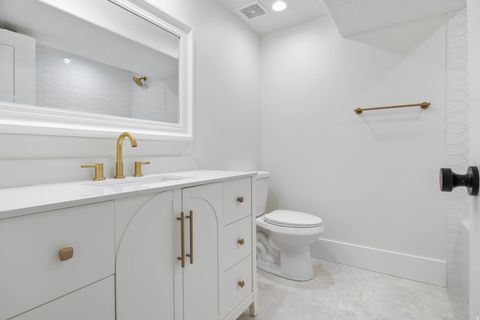 Tiny photo for 4386 S 2490 E, Holladay, UT 84124 (MLS # 2124838)