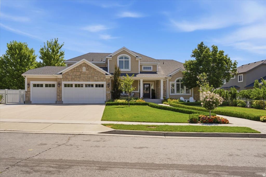 Photo of 1257 S RIGBY RD, Kaysville, UT 84037 (MLS # 2176860)