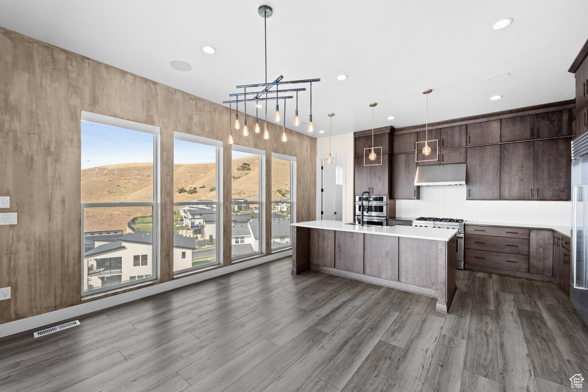 CANYON POINT - Residential