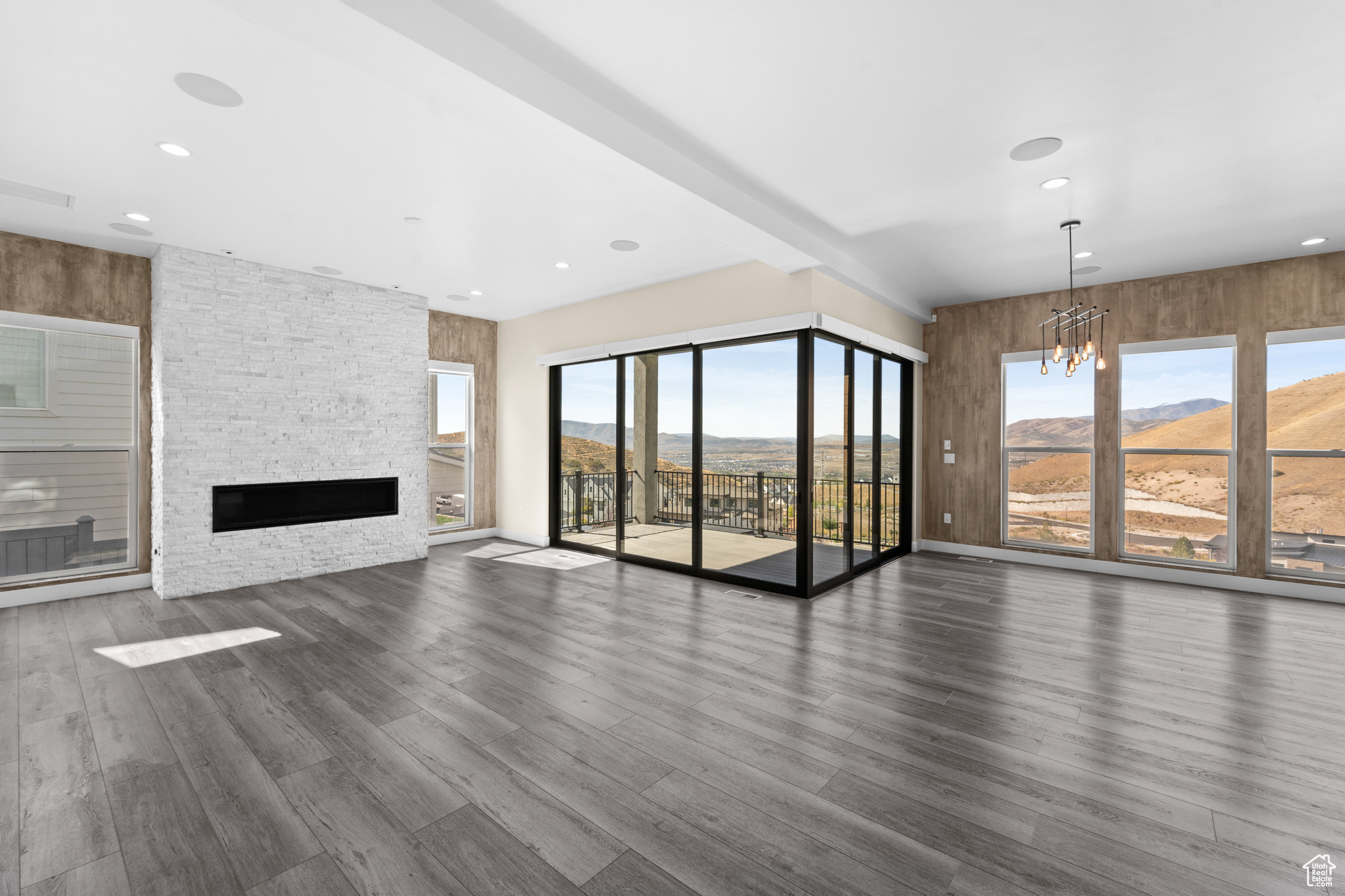 CANYON POINT - Residential