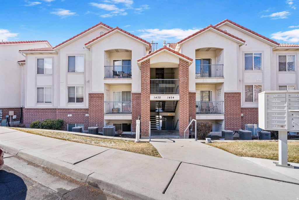 Photo of 1444 S 430 W #7, Orem, UT 84058 (MLS # 2165564)