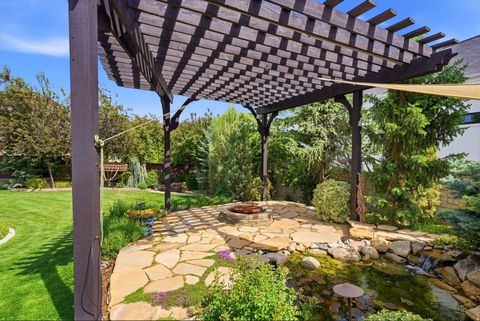 Tiny photo for 1247 W ALTA CREEK CIR S, South Jordan, UT 84095 (MLS # 2159067)