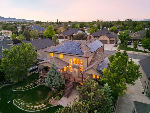 Tiny photo for 1247 W ALTA CREEK CIR S, South Jordan, UT 84095 (MLS # 2159067)