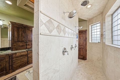 Tiny photo for 1247 W ALTA CREEK CIR S, South Jordan, UT 84095 (MLS # 2159067)
