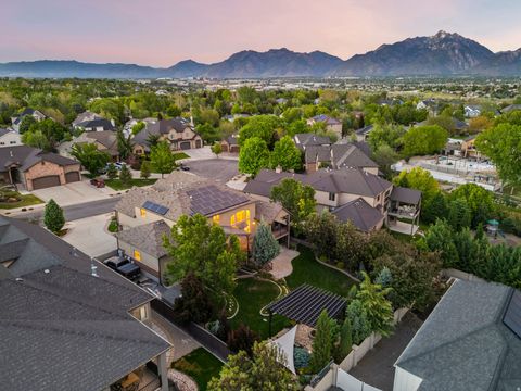 Tiny photo for 1247 W ALTA CREEK CIR S, South Jordan, UT 84095 (MLS # 2159067)