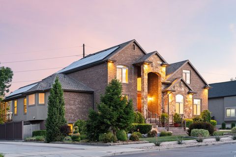 Tiny photo for 1247 W ALTA CREEK CIR S, South Jordan, UT 84095 (MLS # 2159067)