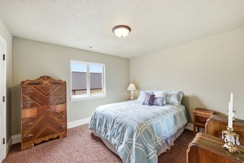 Tiny photo for 1247 W ALTA CREEK CIR S, South Jordan, UT 84095 (MLS # 2159067)