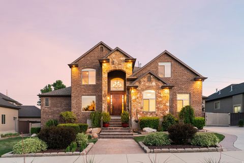 Tiny photo for 1247 W ALTA CREEK CIR S, South Jordan, UT 84095 (MLS # 2159067)