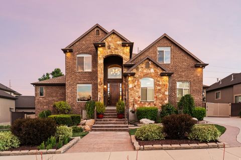 Photo of 1247 W ALTA CREEK CIR S, South Jordan, UT 84095 (MLS # 2159067)