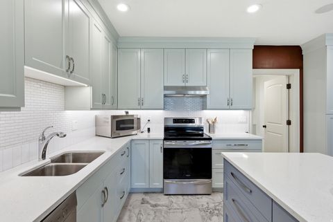 Tiny photo for 1247 W ALTA CREEK CIR S, South Jordan, UT 84095 (MLS # 2159067)