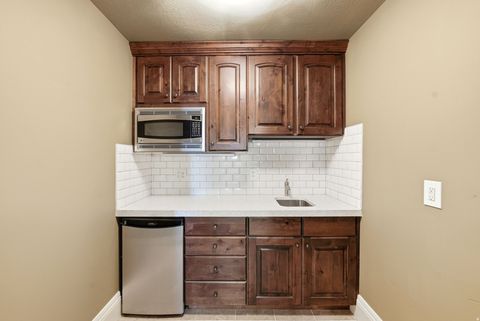 Tiny photo for 1247 W ALTA CREEK CIR S, South Jordan, UT 84095 (MLS # 2159067)