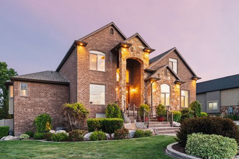 Tiny photo for 1247 W ALTA CREEK CIR S, South Jordan, UT 84095 (MLS # 2159067)