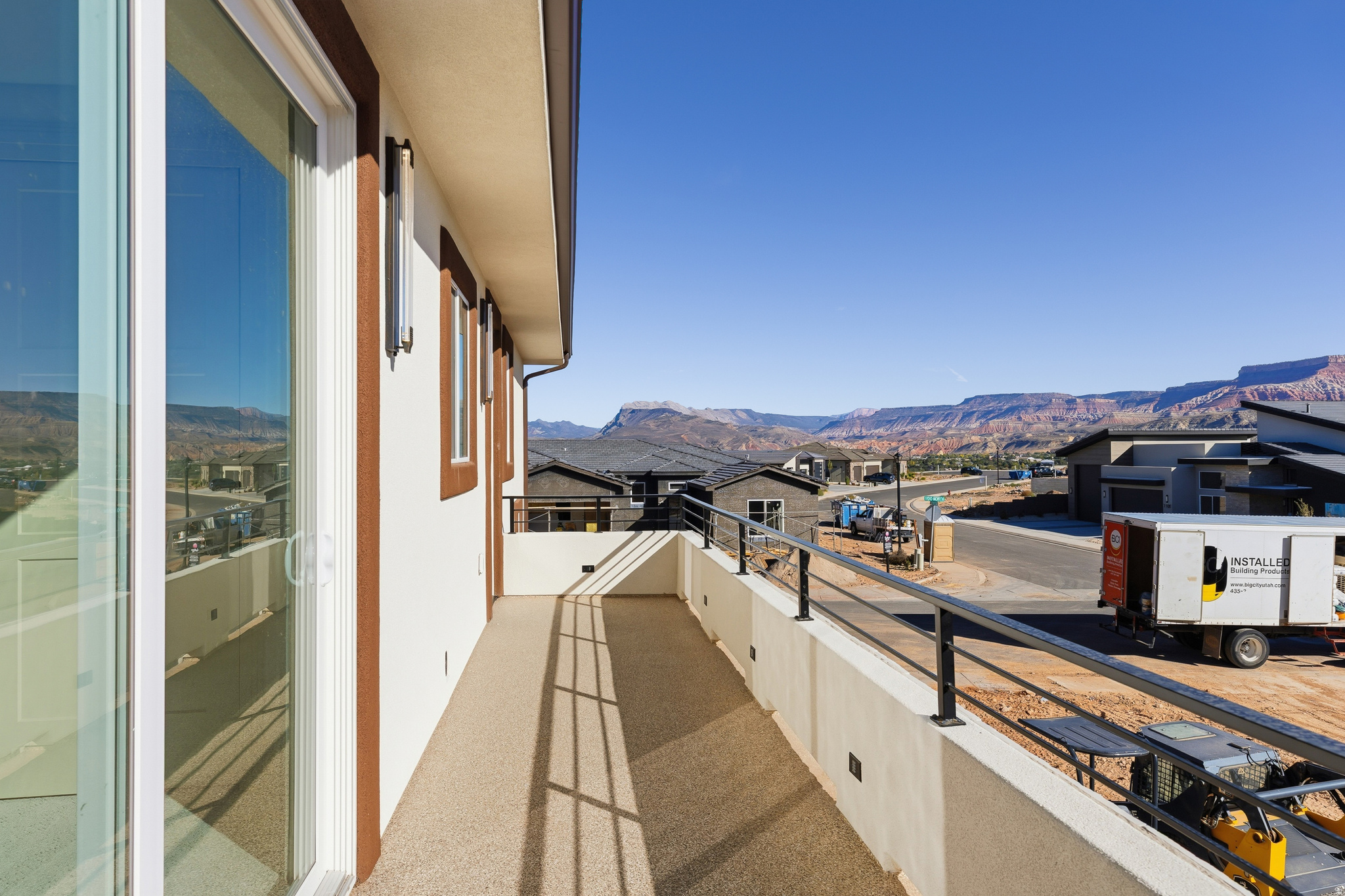 FALCON RIDGE - Residential