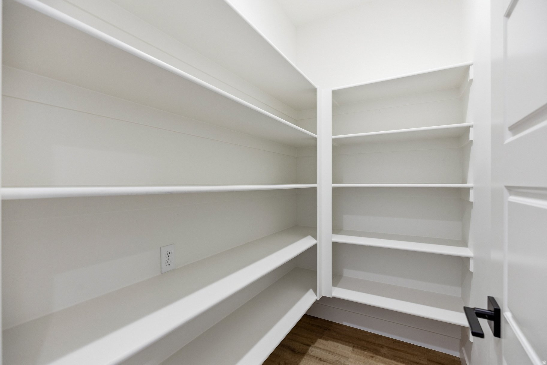 ARANCIO POINT AT DIVARIO PH 1 - Residential