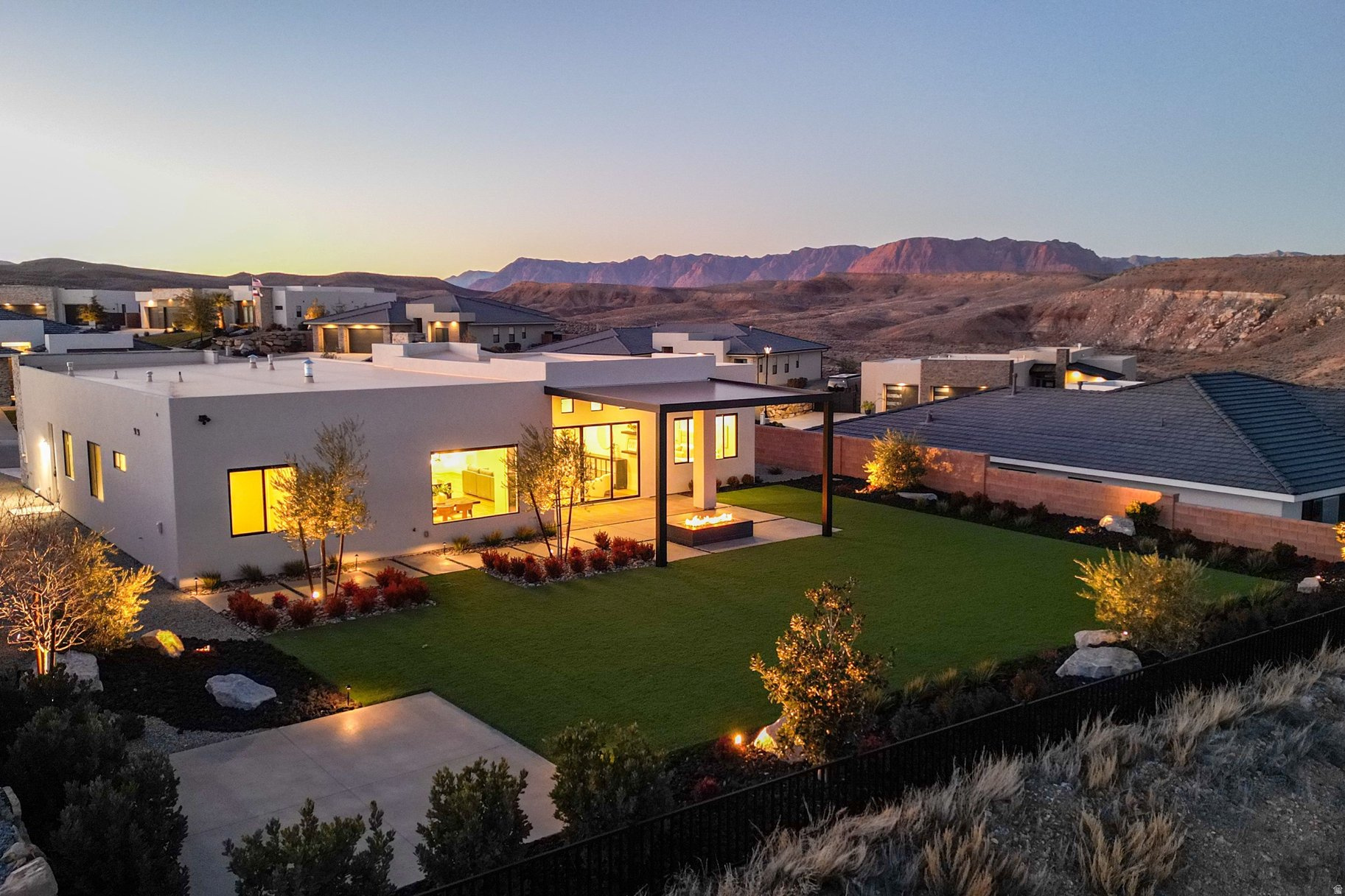 ARANCIO POINT AT DIVARIO PH 1 - Residential