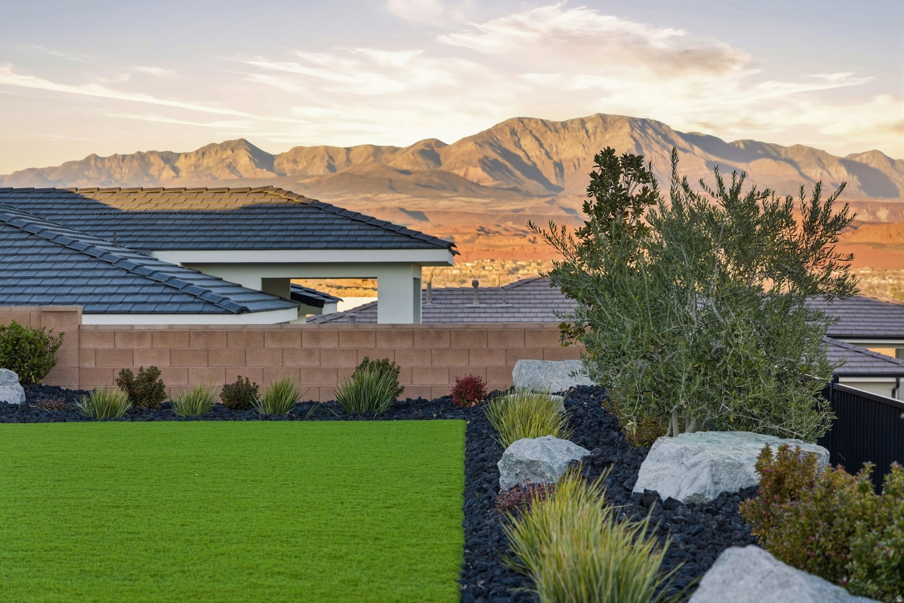 ARANCIO POINT AT DIVARIO PH 1 - Residential